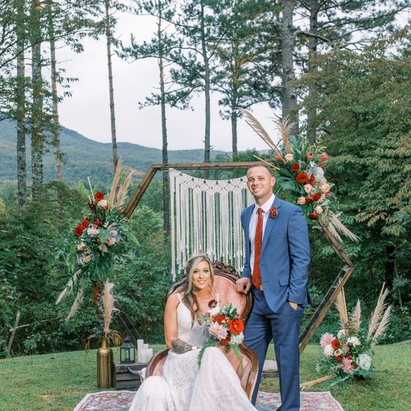 Meet your Posher, Ruby Fay - Picture 2 of 2